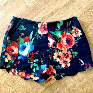 Love Tree Floral scallop shorts